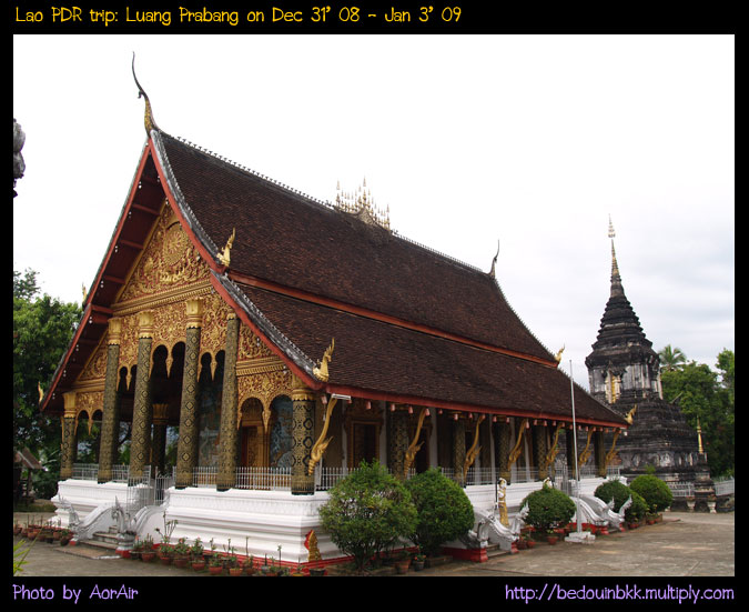 วัดมหาธาตุ(ทาดน้อย)
วัดธาตุน้อยนี้สร้างขึ้นในพ.ศ. ๒๐๙๑ ในสมัยพระเจ้าไชยเชษฐาธิราช จากจารึกของวัดมหา