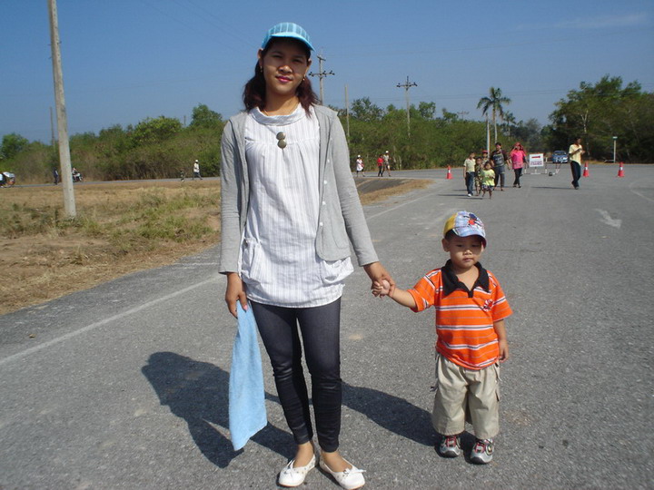 เตรียมตัวเดินเข้างาน วันเด็ก   :grin:

สถานที่..............สนามบินอู่ตะเภา  :cheer: