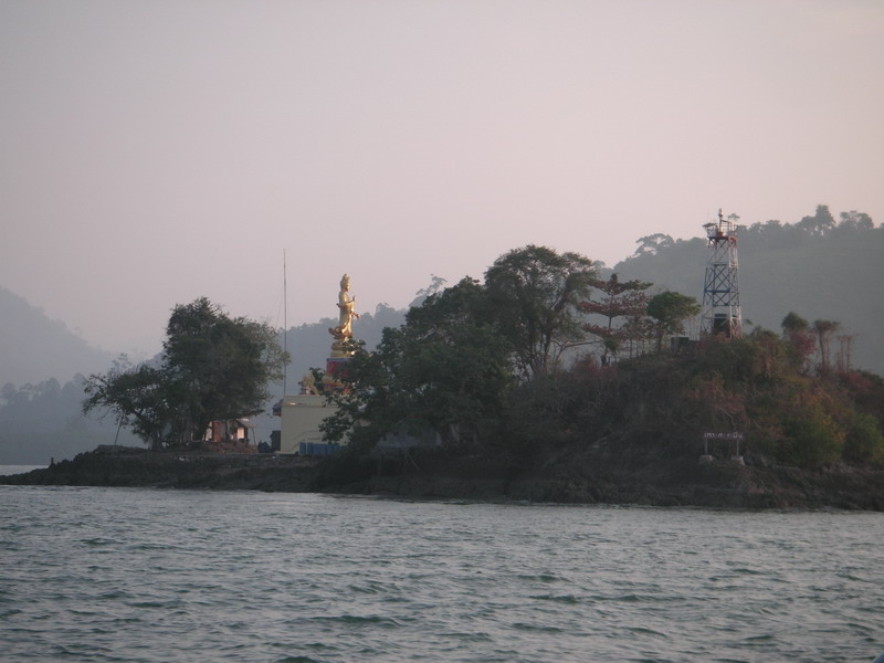 สถานที่นี้อยู่ระหว่างทางที่เดินทางกลับคับ ไม่รู้เค้าเรียกอะไร ใครรู้บอกหน่อยคับ    