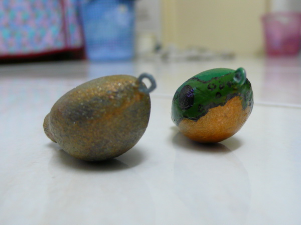 พึ่งได้ตัวเดียวเองอ่ะ..  :tongue: .. ขอสารภาพว่า... ไม่มีสีขาว.. เลยต้องลองพื้นด้วยสีส้ม.. แต่ไหงทาอ