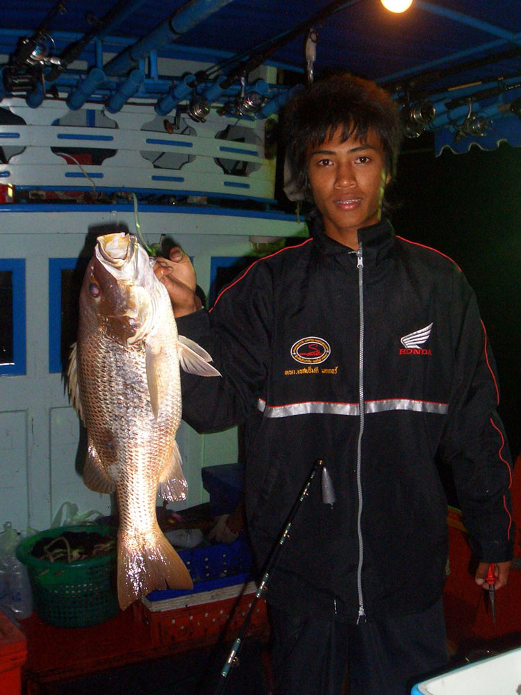 ให้  ทอ๊ปเด็กเรือช่วยเป็นนายแบบให้หน่อย :laughing: