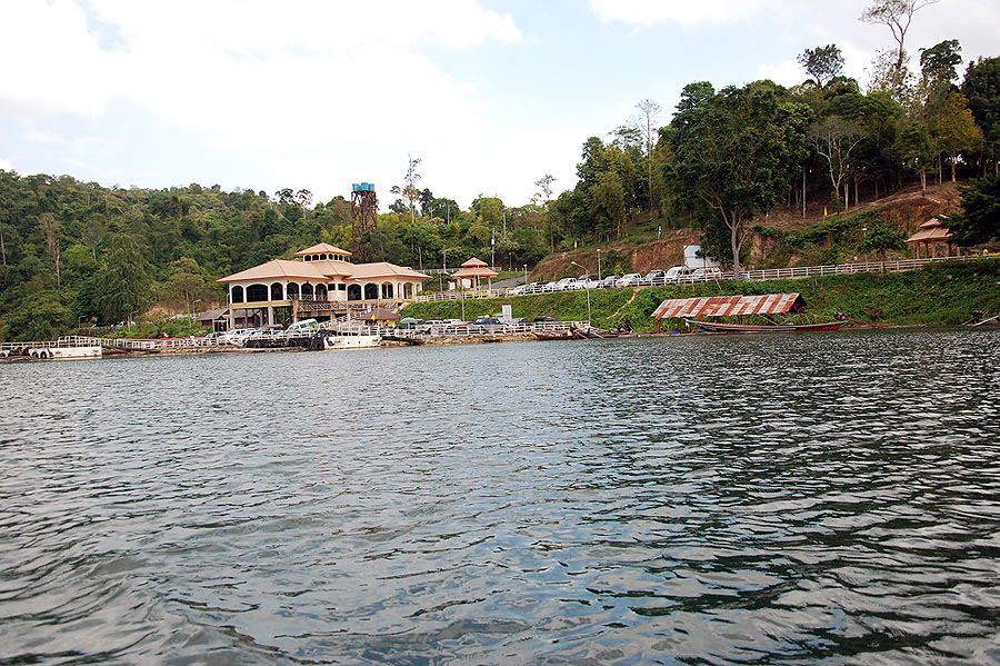 ท่าเรือ