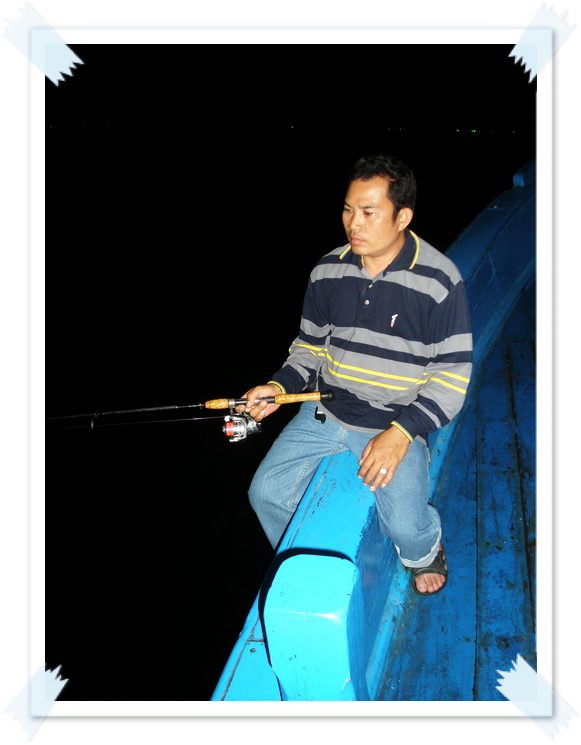 ค่ำลงก้อเริ่มตกหมึกกันเลย...