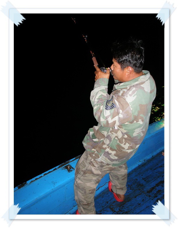 พอปลาขึ้นเรือ ทางหัวเรือก็โดนบ้าง.......
