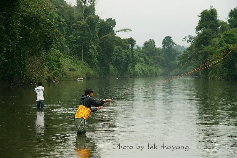 ต่อมา ไม่กีปี ก็ เริ่มเปลียน กล้อง มาใช้ DSLR   ก็เริ่ม หัดมาเล่น ฟลาย