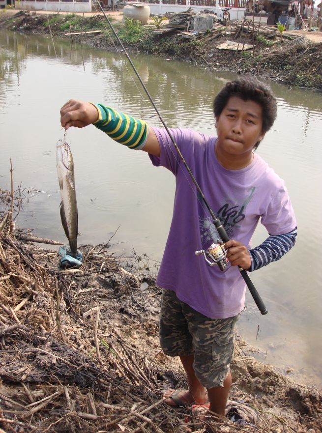 ตามขึ้นมาอีก1ตัวจ้า :grin: :grin:

สวัสดีครับน้าjunfishing  :cheer: