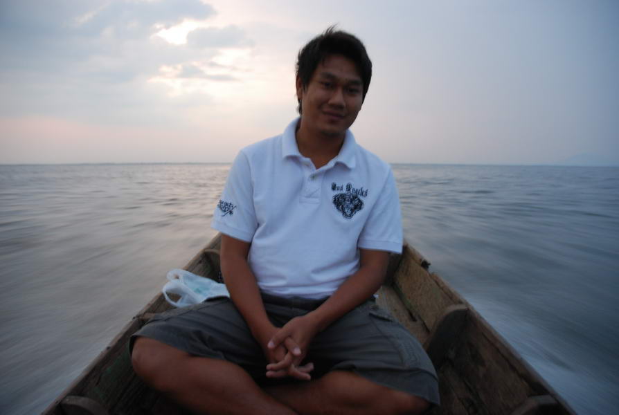 เราเริ่มกันตั้งแต่แสงรุ่งอรุณยังไม่มีเลยครับ มาได้รูปนี้ตอนอยู่ระหว่างทางเข้าหมาย :sleeping: ผมยังรู