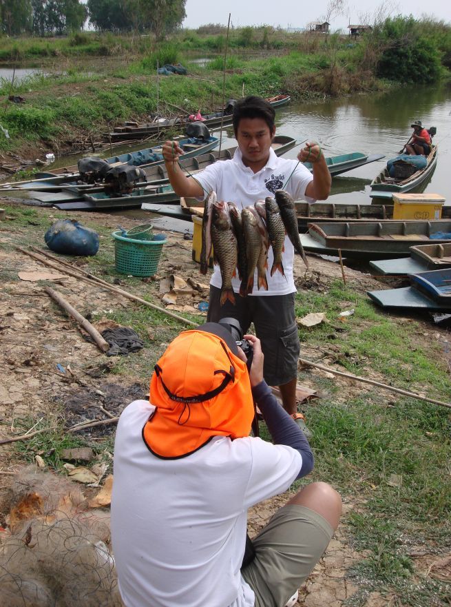 ถ่ายกันใหญ่ทั้งคู่ขนแห้วกันมาเต็มๆเรือ คลิกๆๆๆๆ :laughing: :laughing: :laughing: