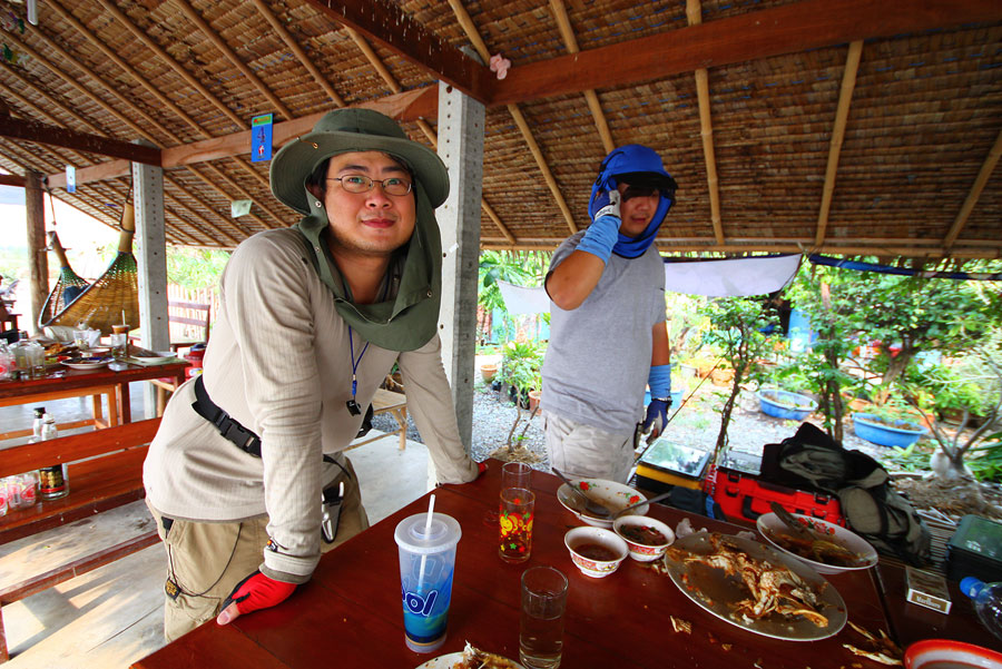 สวัสดีครับ น้าทองระพี
 :smile: :smile:
-------------------------------------------------

เกือบๆ