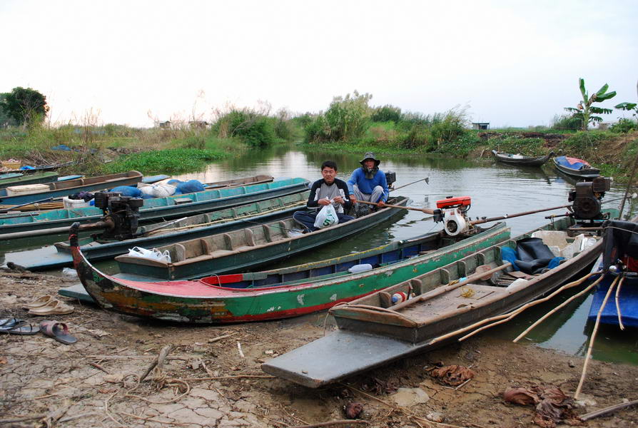 ช่วงเช้าที่ท่าเรือครับ ผมและน้าสิทธิ์จินตนาการความหวังไว้เต็มเปี่ยม :laughing: :laughing: :laughing: