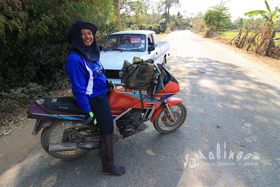 สักพัก....น้าตั้ม  ก็มาพอดี
   เพื่อนำเข้าหมาย    ชุดลุยเต็มที่เชียว   :grin: