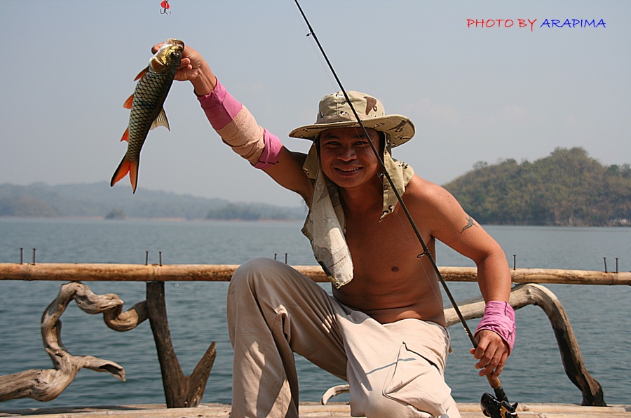  :grin: :grin:  ไม่รู้ว่าบ้า หรือว่าเมาแดด....แต่ก้อเอาตัวขึ้นมาจนได้ เอิ๊กๆๆๆๆ   :laughing: :laughi