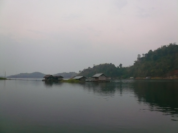 บรรยากาศสุดยอดครับ ไม่ได้ปลานั่งเรือเที่ยวก็คุ้มแล้วครับ :love: :love: :cheer: :cheer: