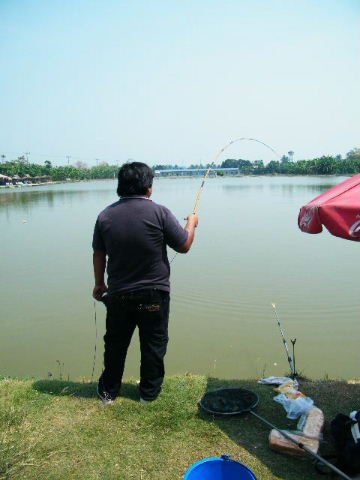 เอ้า ฮึบ ฮึบ ดูคันซะก่อน จาก 5.4เมตร เหลือ 4เมตรกว่าๆ   :laughing: