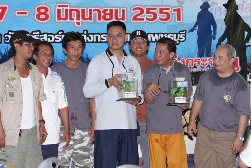 น้าโอเพื่อนน้าอยู่ไหนอ่ะ น้าMAX51ที่ไปกะน้านัทหน้ากากเสืออ่ะ เห็นโทรมาโม้ว่ามันส์มากแต่ไม่เห็นซักกะร