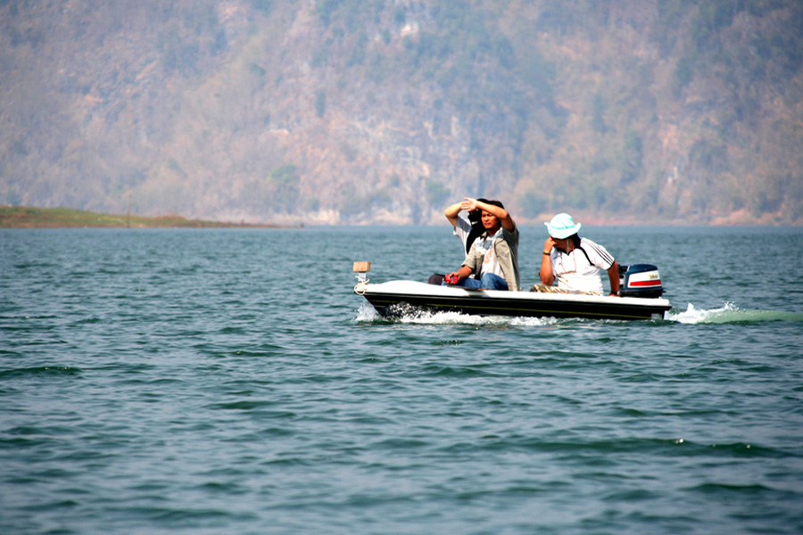 เรือแบบนี้ ก็ลากไปเองแล้วแต่ความชอบของแต่ละคนๆ ลงน้ำขับเล่นก็มีความสุขแล้ว :smile: