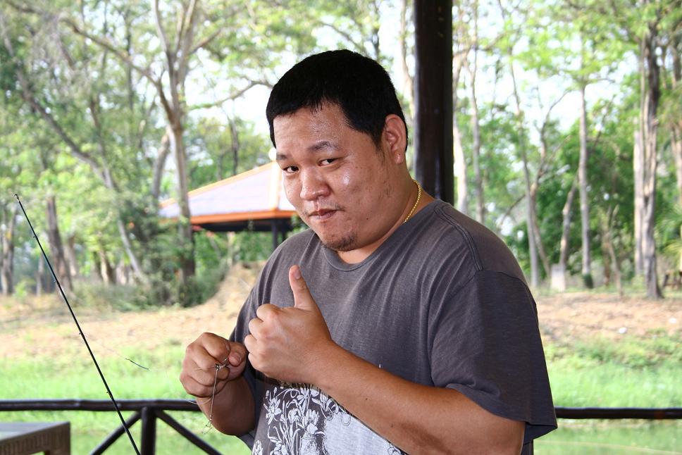  :grin:  [b]หลายท่าน ถ้าไปบ่อพี่อิท คงเจอพี่คนนี้บ่อย ............[/b] :cool: