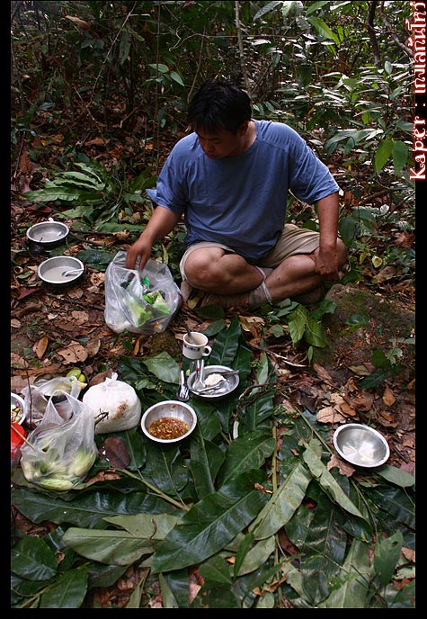 พักเรื่องราวความรู้ในแนวไพรไว้สักครู่ สัญญาณจากพี่ ๆ อาหารเช้าพร้อมแล้ว  :cheer: