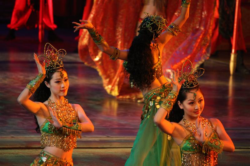 สวยงามทุกชุดการแสดง
