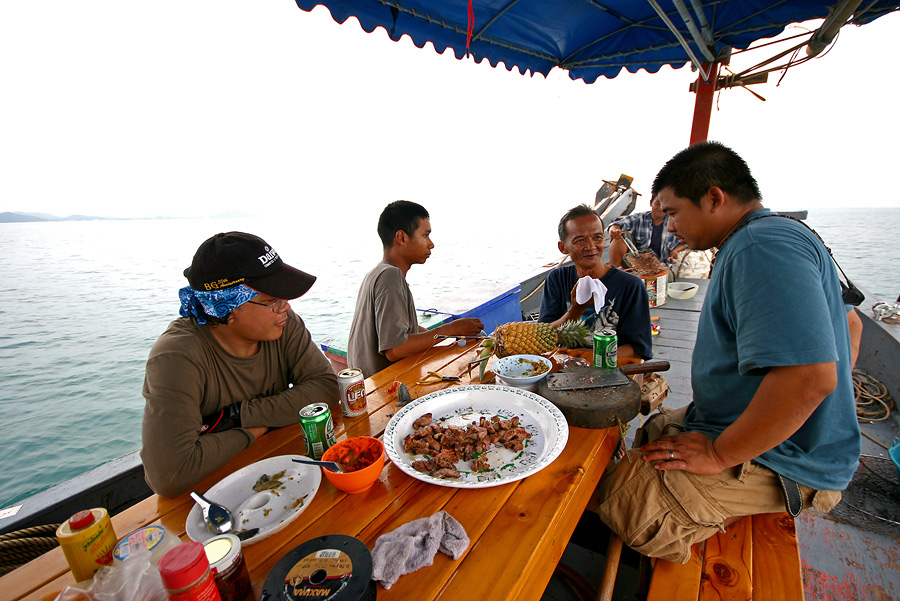 
เรื่องอาหารการกินนี่ เรื่องเล็ก 

แต่เราทำให้เป็นเรื่องใหญ่ ซะงั้น

 :laughing: