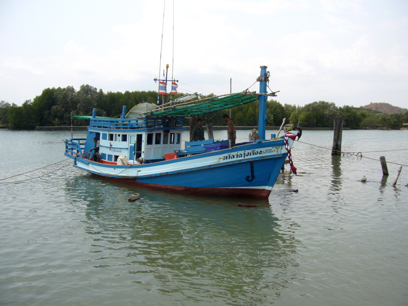 เรือรั่ว ต้องส่งเข้าอู่ด่วนนนนน :laughing: :laughing: :laughing: :laughing: