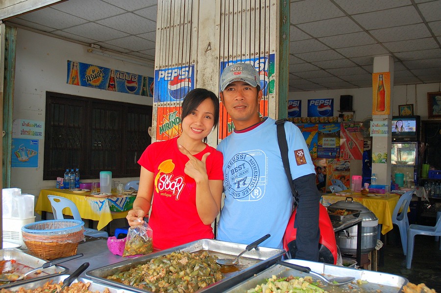 นี่ค้าบ ผบ.ทบ. พี่ต้อม chickenfly........น่ารักมากกกกกก (ทั้งคู่เลย) :love: :love: