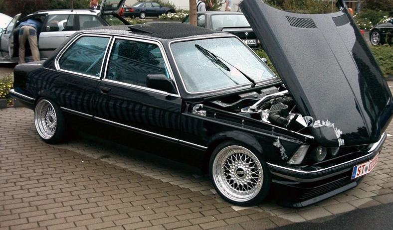 BMW E21 อีกคันครับ ชอบe21 นิดหน่อย
 :cheer: :cheer: :cheer: :cheer: