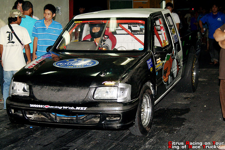 มาดูตัวแรงคันแรกของทีมก่อนคับ
Citrus Racing แดรกล้วนๆ คับ  :cool:

คันนี้กระบะขนส้ม กินเจ ไปแย้ว

