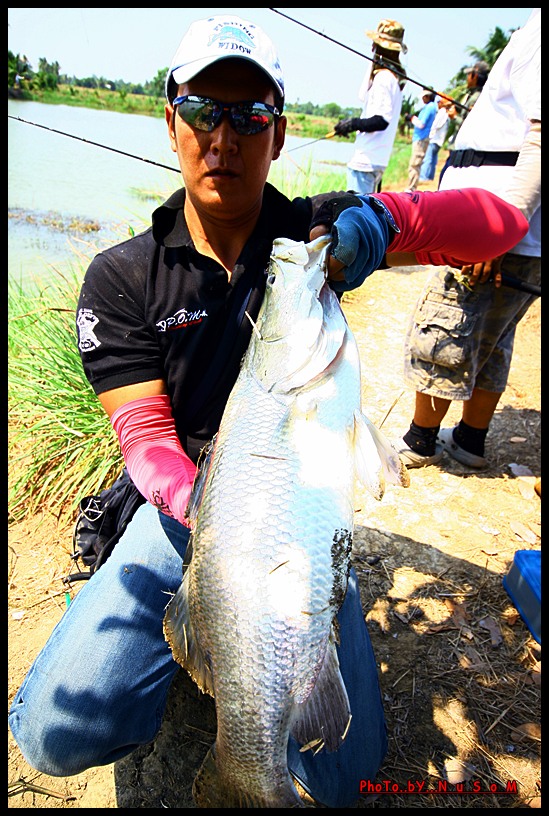 ตามด้วยนายเอ็กซ์

 :cheer: :cheer: