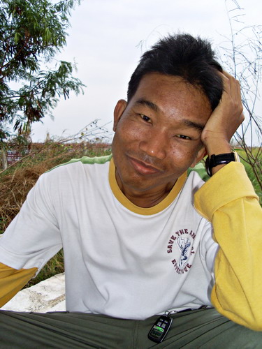 โถ.....พี่เหลืองนี่เอง :laughing: :laughing: :laughing:ไม่รอดแล้วงานนี้สองสนามไม่โดนเลยซักตัว :laugh