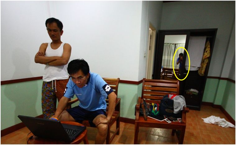 เอิ๊ว! อะไรแอบอยู่ในตู้เสื้อผ้าค้าบ น้ามาด :laughing: