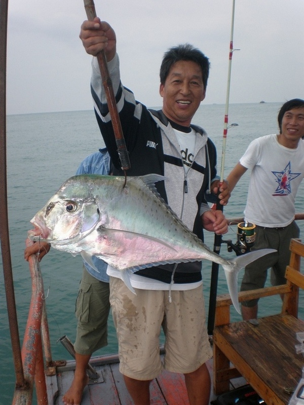 Happy ทั้งคนเย่อ และเจ้าของเบ็ดครับ

"นี้ละครับ น้ำใจของไต๋เรืองให้อย่างเดียว"