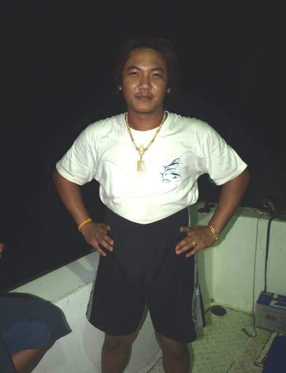






ใครซักคนที่อยู่บนเรือนาน

เริ่มเฟี้ยน.......สงสัย คลื่นจะโยกสมองเยอะไป

เดินออกมา 
