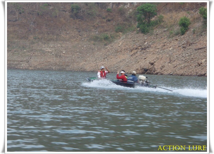 โชคดีจริงๆ ออกเรือลำแรก แต่โดนทุกลำที่ออกทีหลังแซงไปหมดเลย :cry: :cry: :cry: