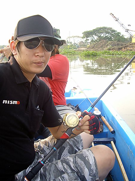 รอบนี้น้าโออิชิ  ขอไปด้วย   มาพร้อมกับอาวุธหนัก Shimano CONQUEST 101 :ohh: :umh: :umh: