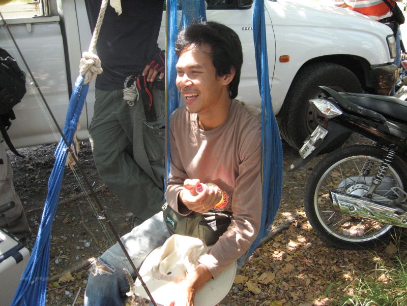 นี่ก็สบายอีกคน น้า อ๊อฟ ครับ มีแค่ สอง เปล  ไม่งั้นเสร็จเรา :laughing: :laughing: :laughing: :laughi