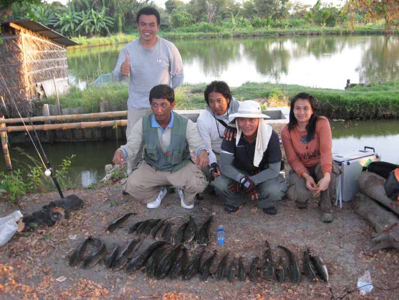 เริ่มรูปหมู่

....................................................................................