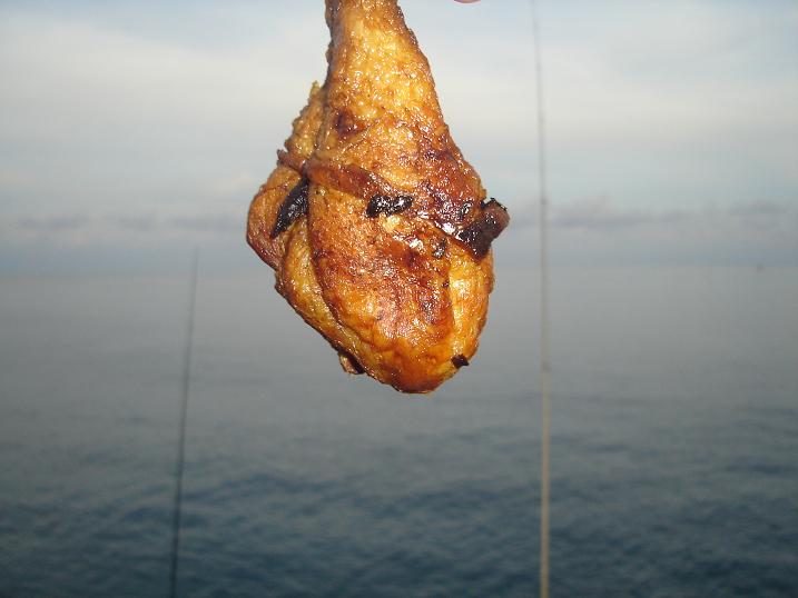 ให้ทายนี่อะไร....อภินันทนาการจากคุณชิต   อุส่า ซื้อน่องไก่ มาทอดให้...?

(ไม่เข้าใจว่าทำไมไม่ซื้อไ