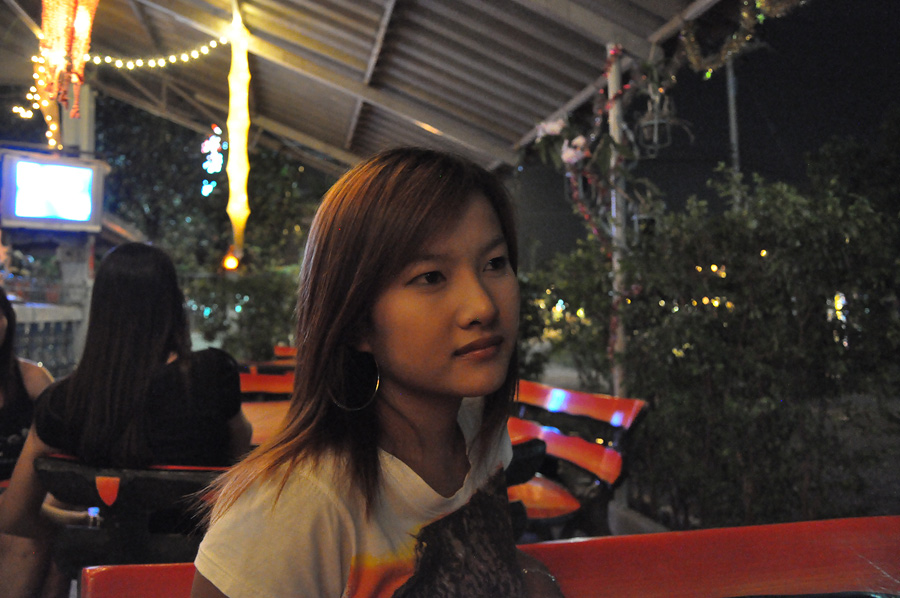 ฝากให้น้าแขกอีกรูปครับ :blush:
 [q]ร้านอยู่ตรงไหนอ่า มีอะไรกิงมั่งอ่า จะไปเด็วเนี๊ยะ  [/q]
ฮั่นแน่