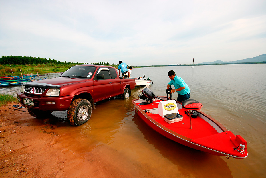 เรือของน้าติ คนขาม  สีโดนใจ  