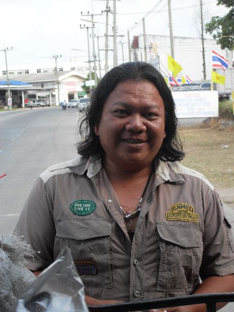 น้า ย็อจ เจ้าเก่า เพื่อนรุ่น น้า ร่วมทริปที่แสนดี   :smile: