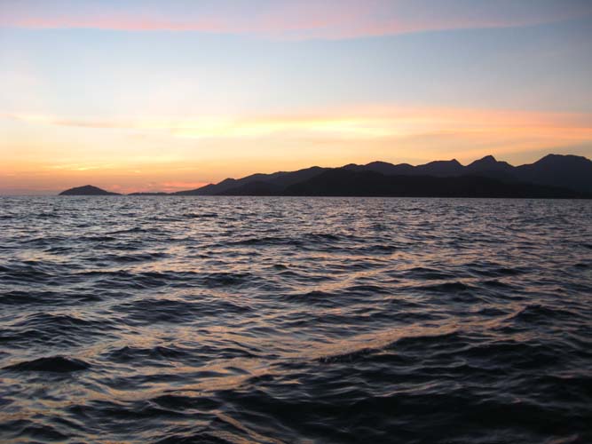 
หมายข้างเกาะเหลายายามเย็น  มีปลาฉว