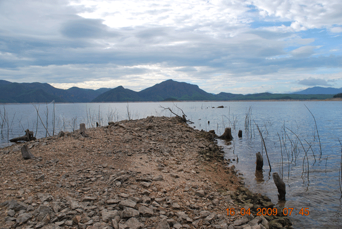 ท้ายเกาะหรือหัวเกาะก็ไม่รู้ (ตีใด้ประมาณ20นาทีก็กลับไม่มีปลาอีกตามเคยแปลกใจมากๆ)   :grin: :grin: :gr