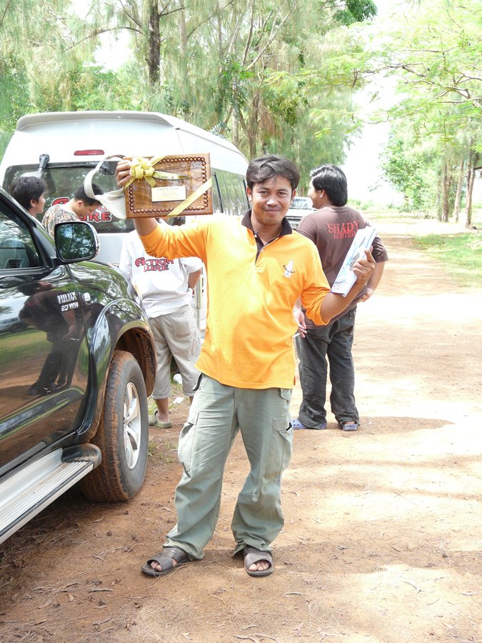นายเด่ะขอถือถ้วยรางวัลถ่ายไว้หน่อยบอกขอเป็นเชื้อคร้าบบบบ :grin: :grin: :grin:
ขอลากันด้วยภาพนี้เลยน