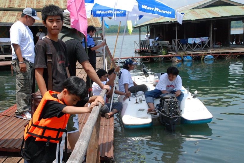 ลำนี้ก็ไม่เบายังไม่เสร็จเลย :grin: