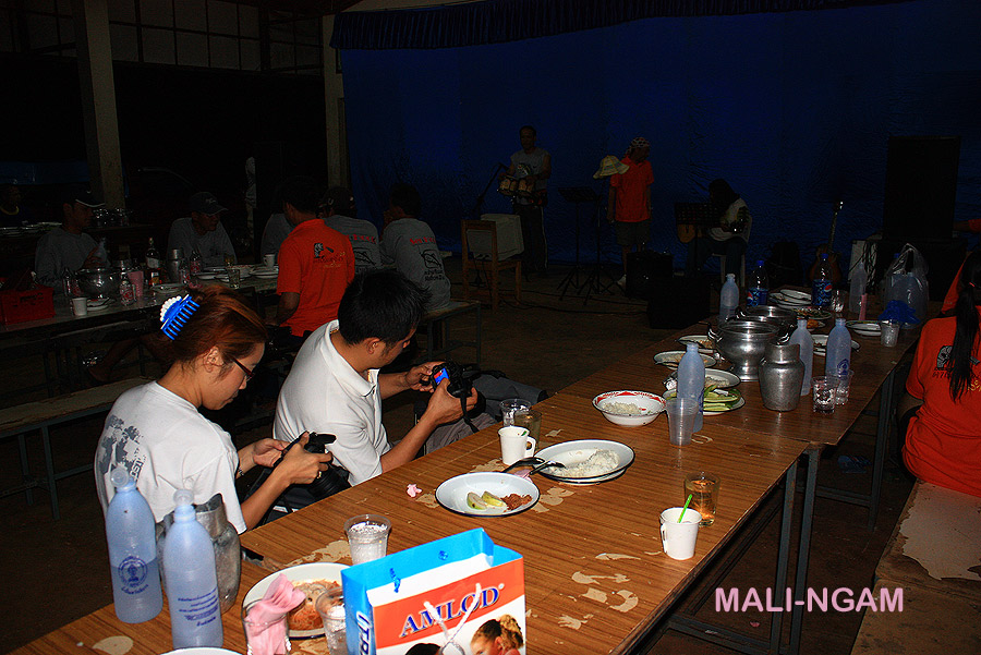 ดู......ถ่าย........ดู......ถ่าย....   :grin: