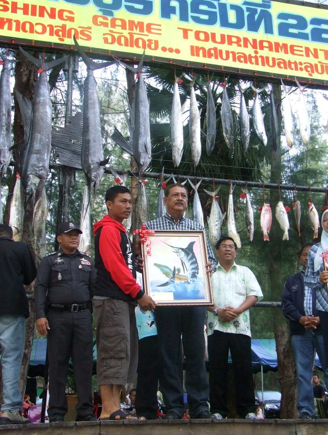 รางวัลรองชนะเลิศอันดับ 1 คะแนรวมบุคคล  จำนวน 4 ปลาเกมส์  คะแนนรวม 4089.50 คะแนน

คุณจารึก ดีเป็นแก