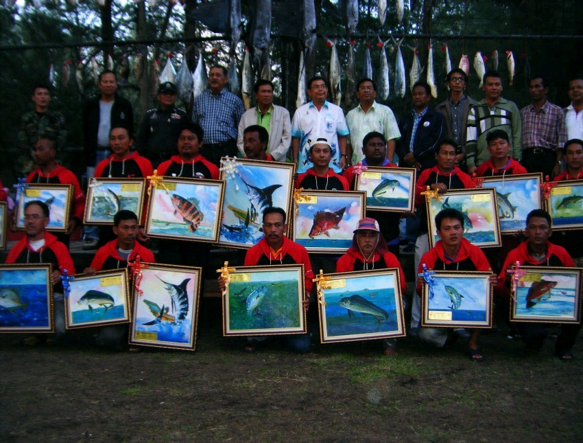 ภาพปลารวม เอ๊ยลืมตัว ไม่ใช่ครับ คนที่ได้รับรางวัลทั้งหมดครับ