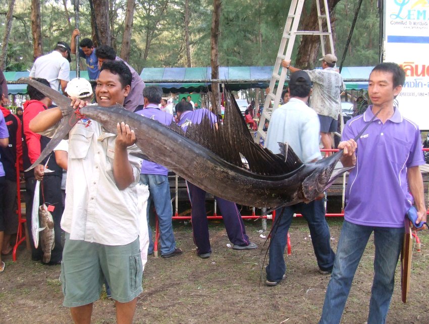 งานเลี้ยงย่อมมีวันเลิกลาครับ