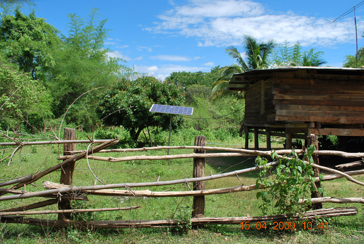 พลังงานไฟฟ้าที่ใช้กันในทุกหมู่บ้านเหนือเขื่อนภูมิพลแห่งนี้ :smile: :smile: :smile: